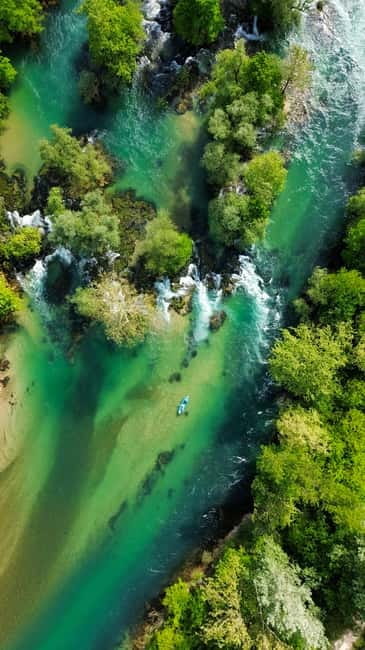 Bihać: Kayak with Una Pirates on the Una River - Small rapids and waterfalls add the action