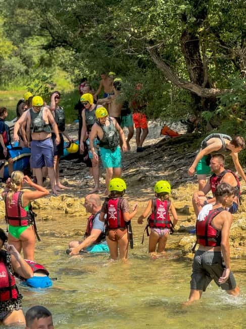 Bihać: Kayak with Una Pirates on the Una River - Swimming, relaxing, and the optional bridge jump