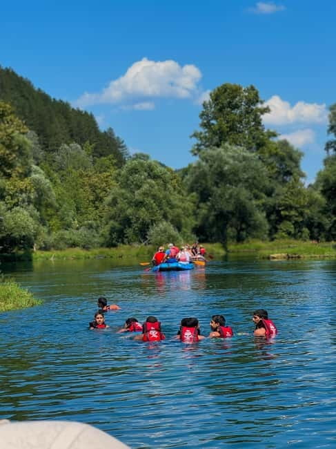 Bihać: Kayak with Una Pirates on the Una River - Practical preparation for three to four hours outside