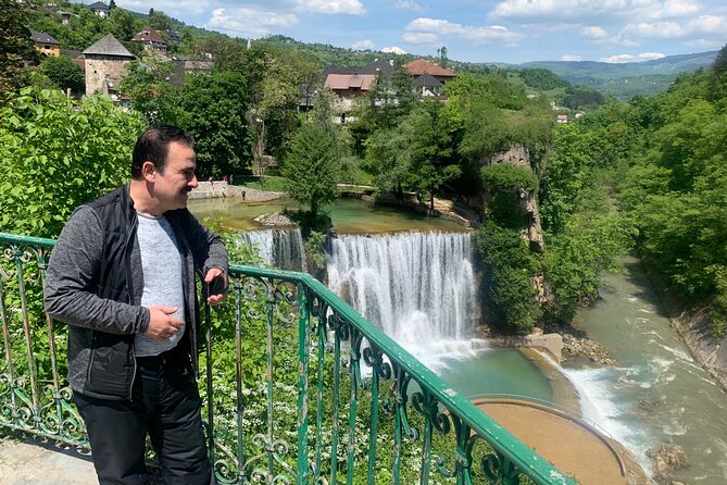 Bosnian Kingdom Capitals: Travnik & Jajce Tour from Sarajevo - Šarena Džamija and Travnik’s religious mix