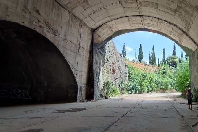 Break-up of Yugoslavia & The War in Mostar: Life Under Siege - Walking the former front line through central Mostar