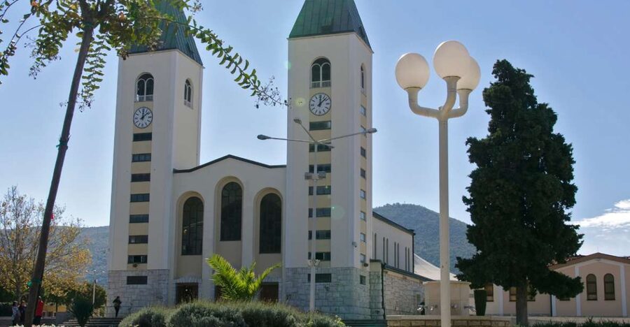 Dubrovnik: Private Day Trip to Medjugorje with Hotel Pickup - Why this private drive works better than a bus
