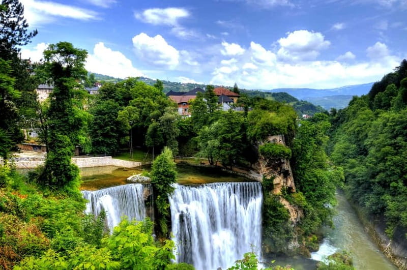 From Sarajevo: Travnik, Jajce, Pliva Lakes & Watermills Trip - Time for coffee, shopping, and a late lunch