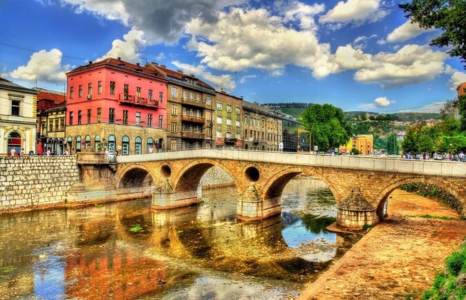 PROFESSIONAL SARAJEVO WALKING TOUR - With guide who guided STING! - Ottoman Sarajevo around Gazi Husrev-Beg Mosque