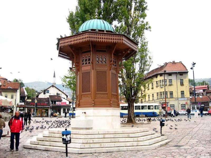 Sarajevo: Discover Sarajevo Walking Tour with Local Guide - Why Sarajevo makes such a good walking tour