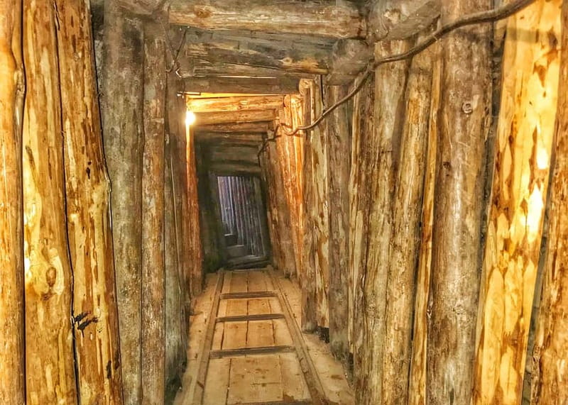 Sarajevo: Guided City Highlights Tour with Sarajevo Tunnel - Starting in the center at Gazi Husrev-begova Street