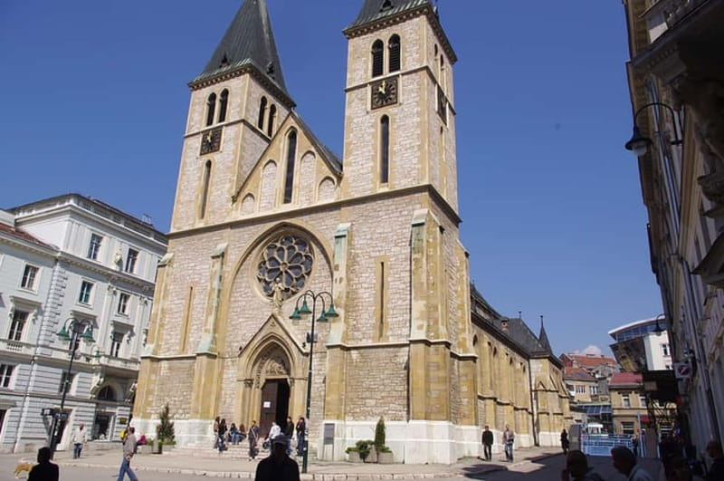 Sarajevo: Old Town Walking Tour with Local Guide - Gazi Husrev-beg Mosque and the center of Ottoman Sarajevo