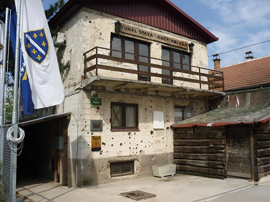 Sarajevo Siege Tour with War Veteran Guide (Fees Included) - What the guide adds to the experience