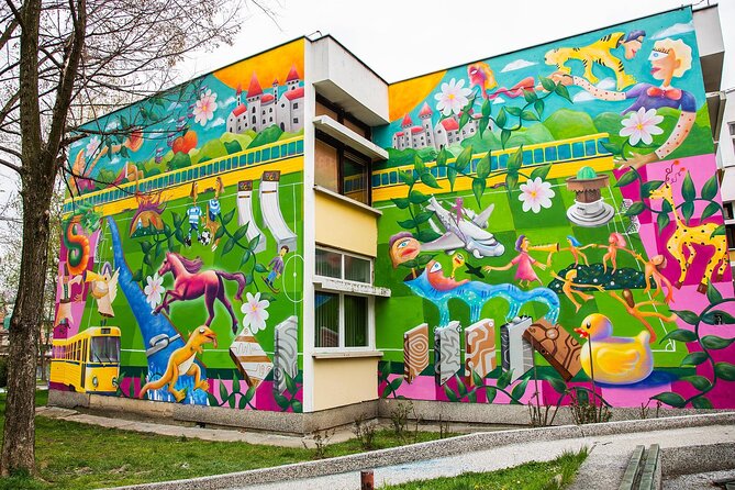 SARAJEVO STREET ART TOUR (art, history & mystery) - sARTajevo! - Ferhadija and the mural remembering Srebrenica