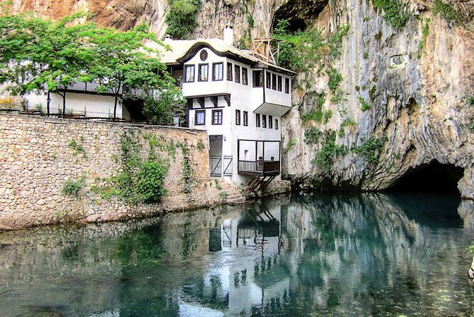 Transfer Mostar to Dubrovnik with Kravice Waterfalls, Blagaj and Počitelj tour - Crossing the border and reaching Dubrovnik