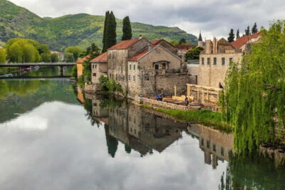 Trebinje Tour with Luxury Transportation and Wine Tasting